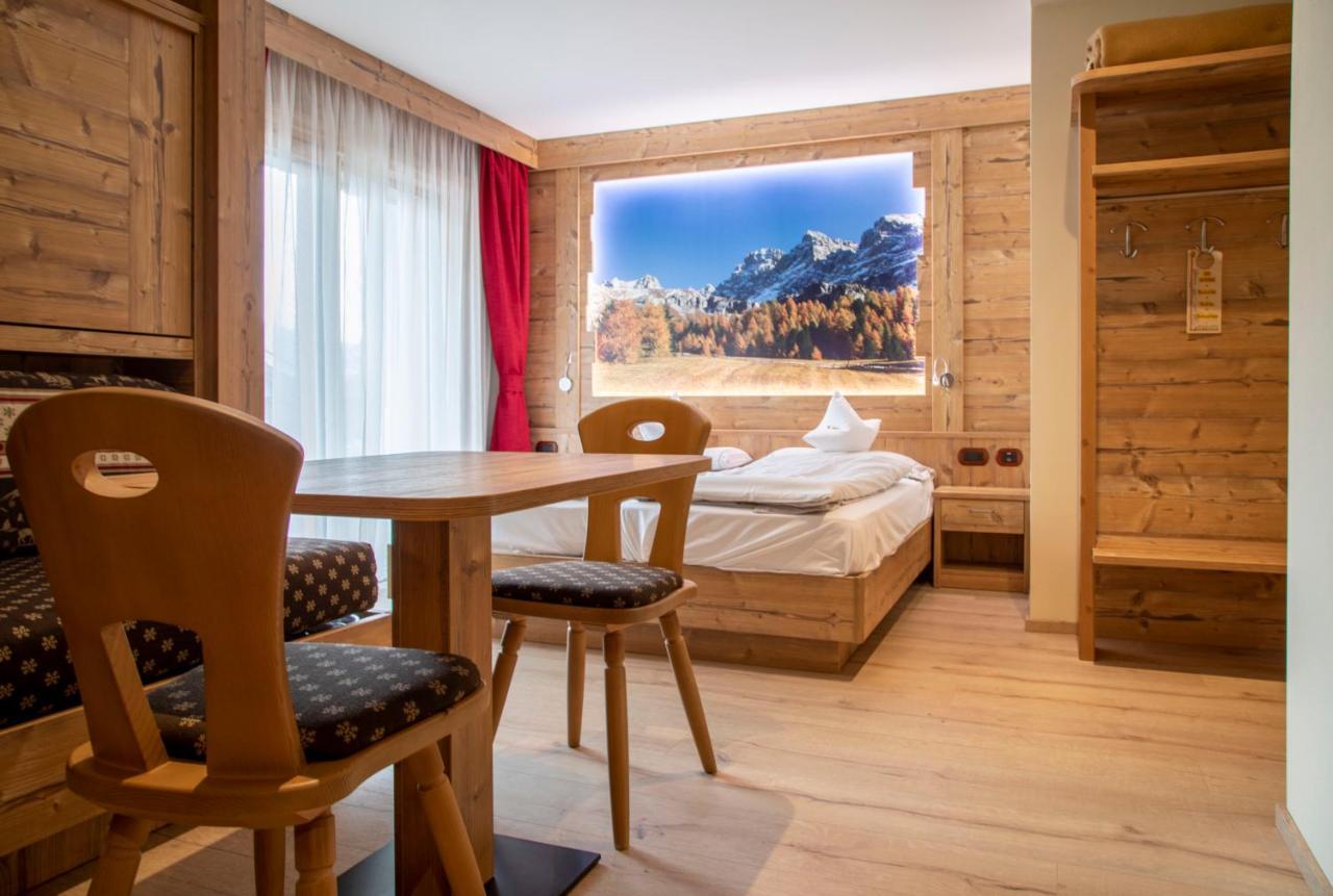 Berg Hotel Latemar Spitze ヴィーゴ・ディ・ファッサ エクステリア 写真