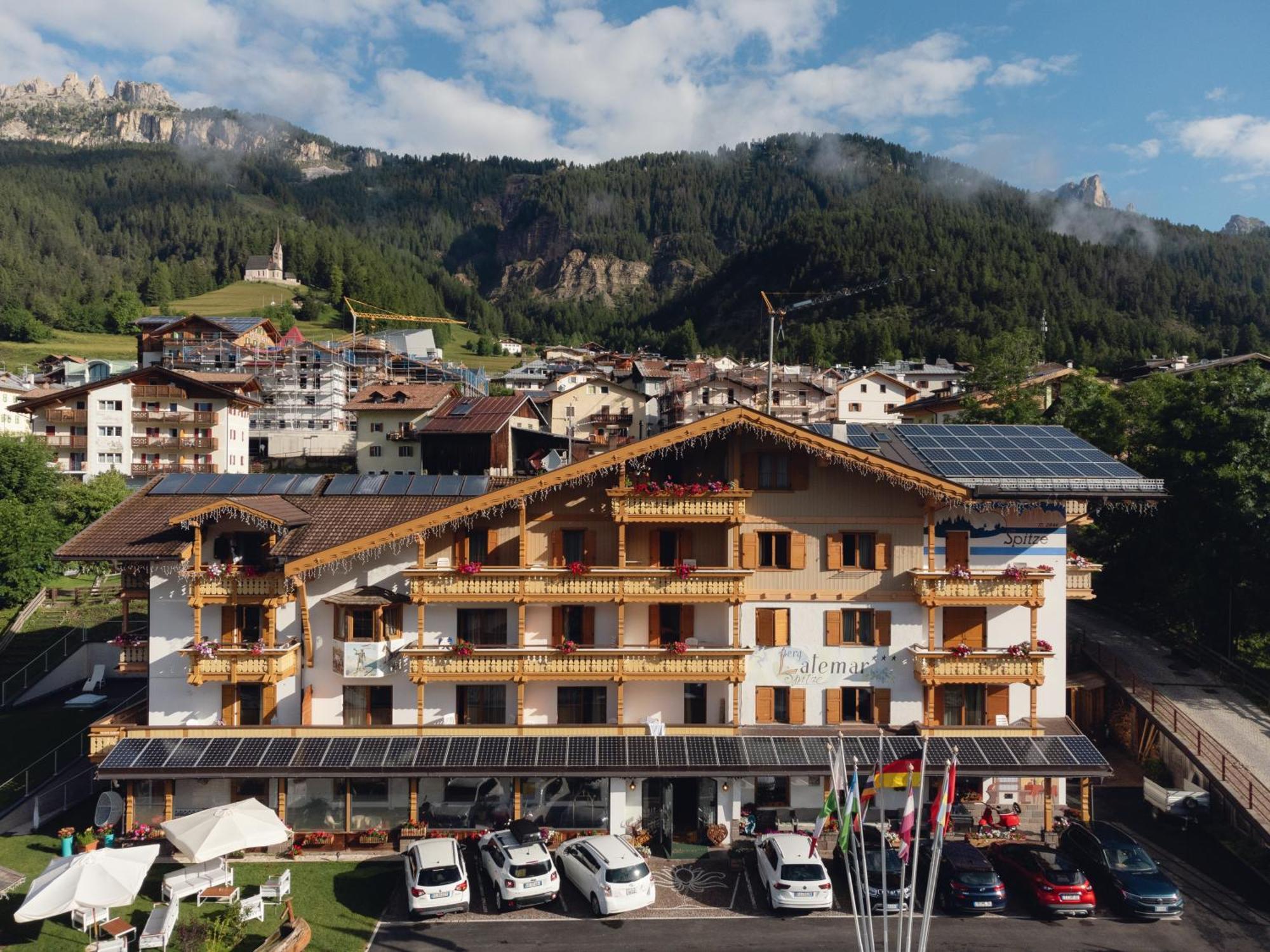 Berg Hotel Latemar Spitze ヴィーゴ・ディ・ファッサ エクステリア 写真