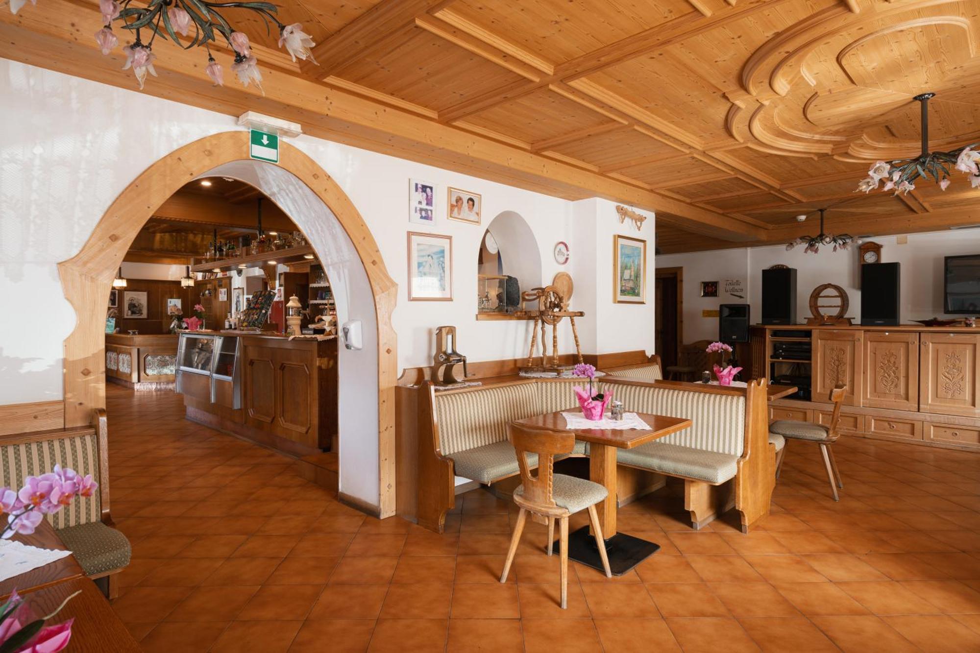 Berg Hotel Latemar Spitze ヴィーゴ・ディ・ファッサ エクステリア 写真