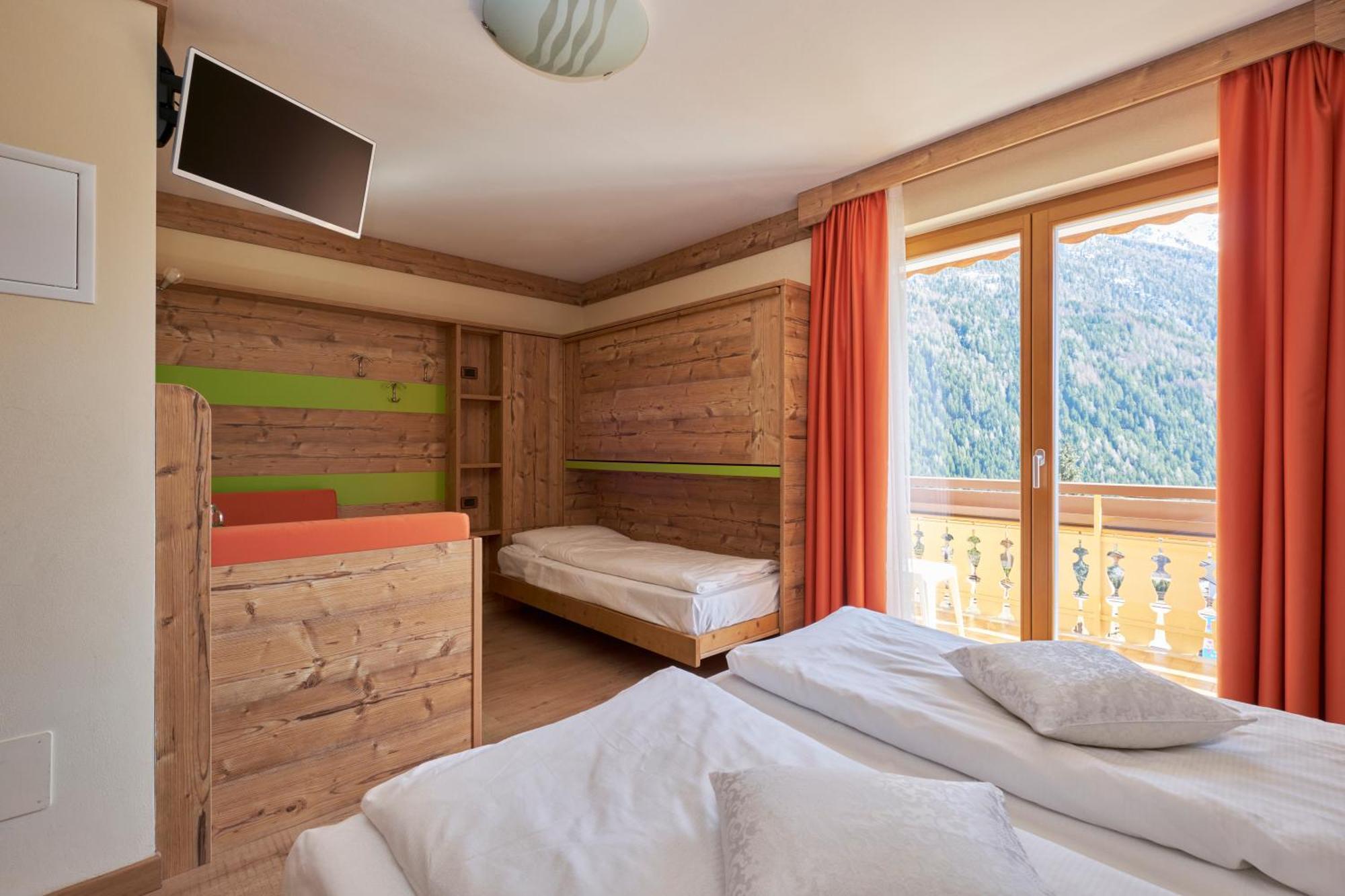 Berg Hotel Latemar Spitze ヴィーゴ・ディ・ファッサ エクステリア 写真