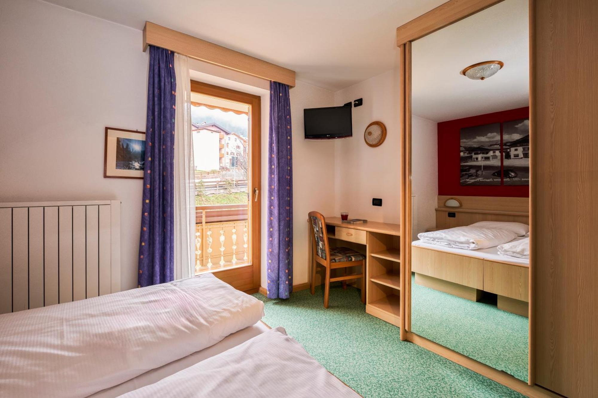 Berg Hotel Latemar Spitze ヴィーゴ・ディ・ファッサ エクステリア 写真