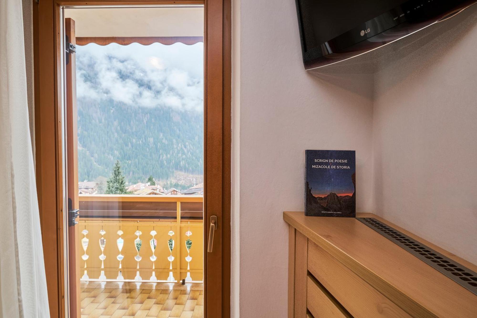 Berg Hotel Latemar Spitze ヴィーゴ・ディ・ファッサ エクステリア 写真