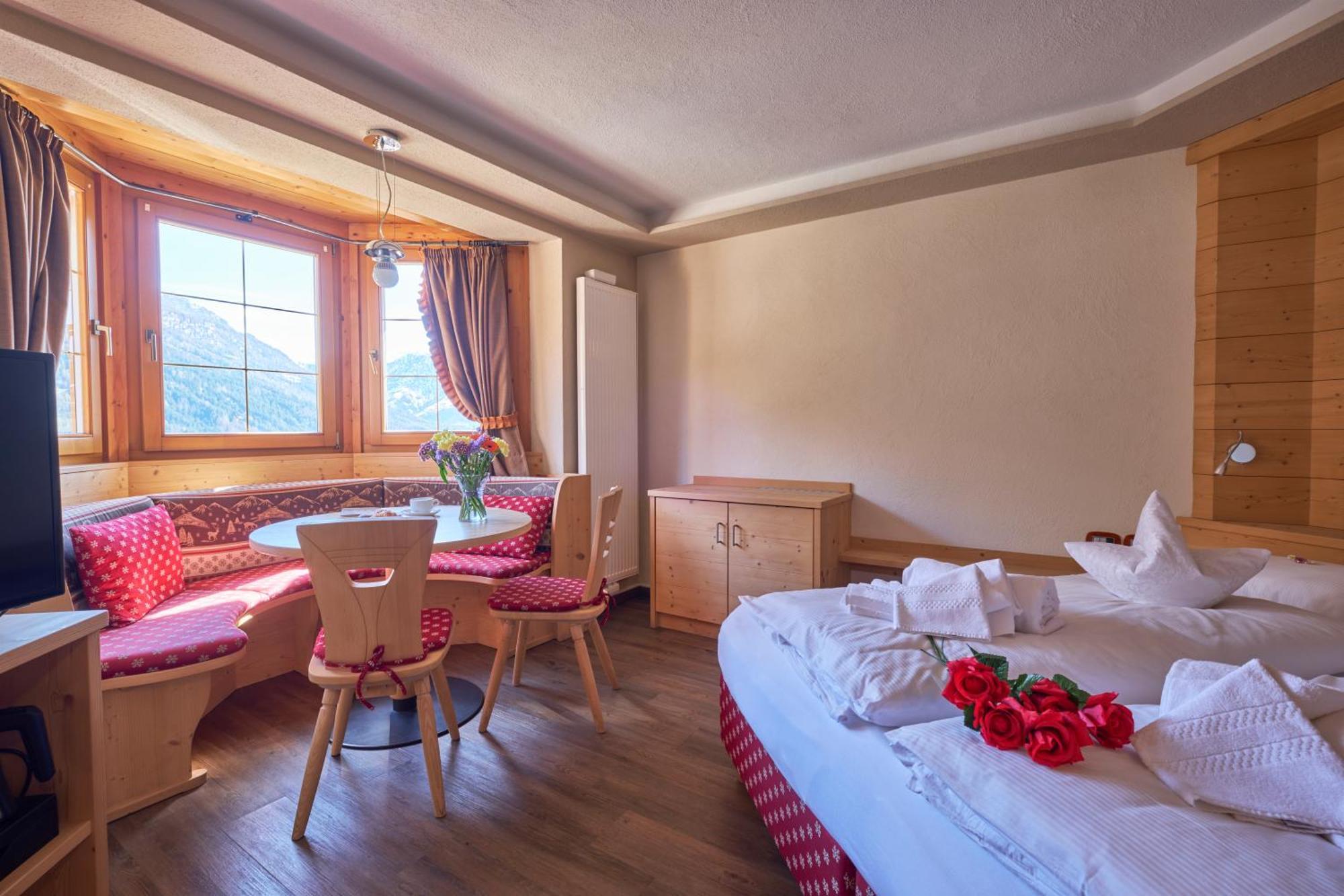 Berg Hotel Latemar Spitze ヴィーゴ・ディ・ファッサ エクステリア 写真