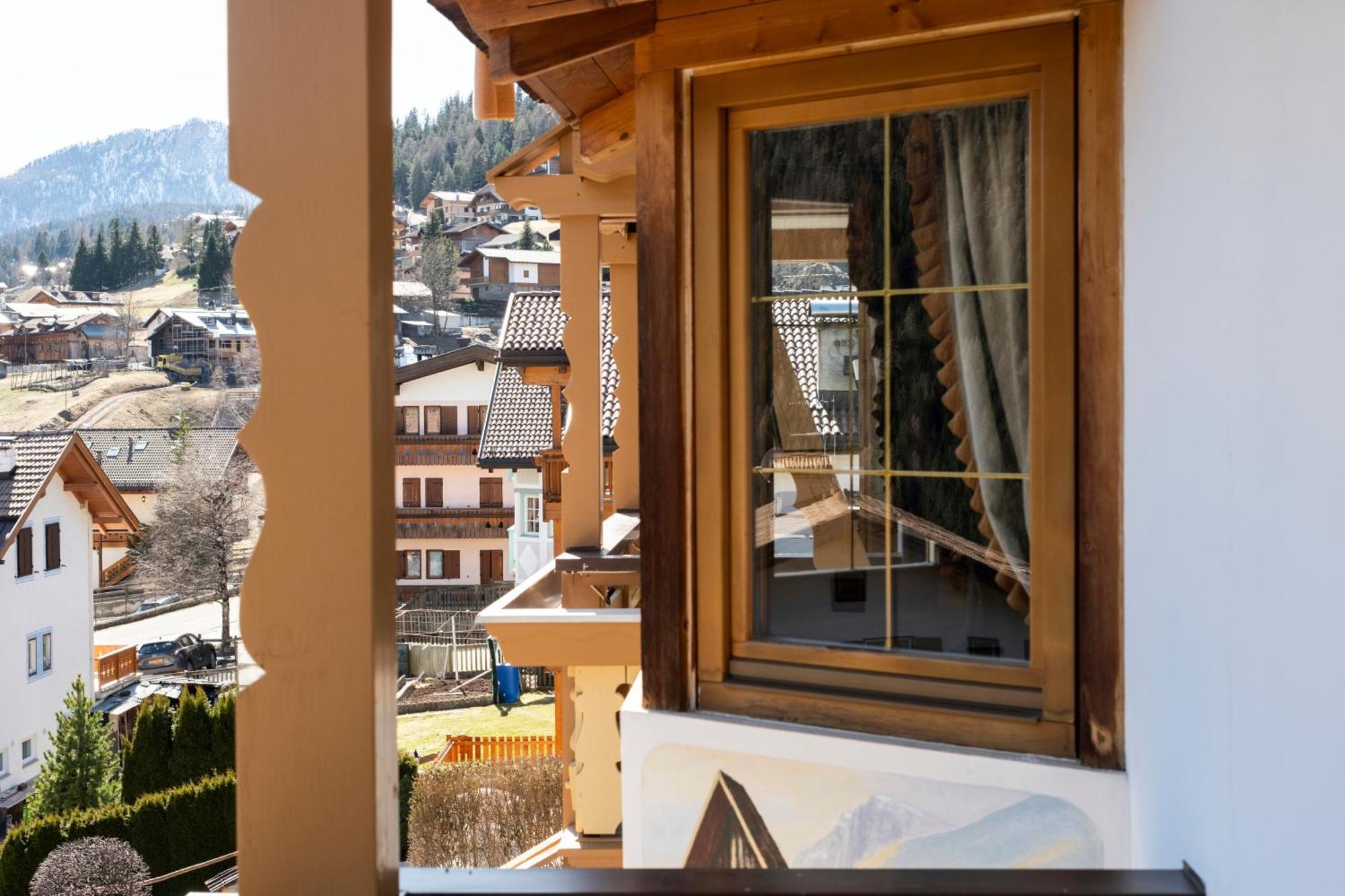 Berg Hotel Latemar Spitze ヴィーゴ・ディ・ファッサ エクステリア 写真